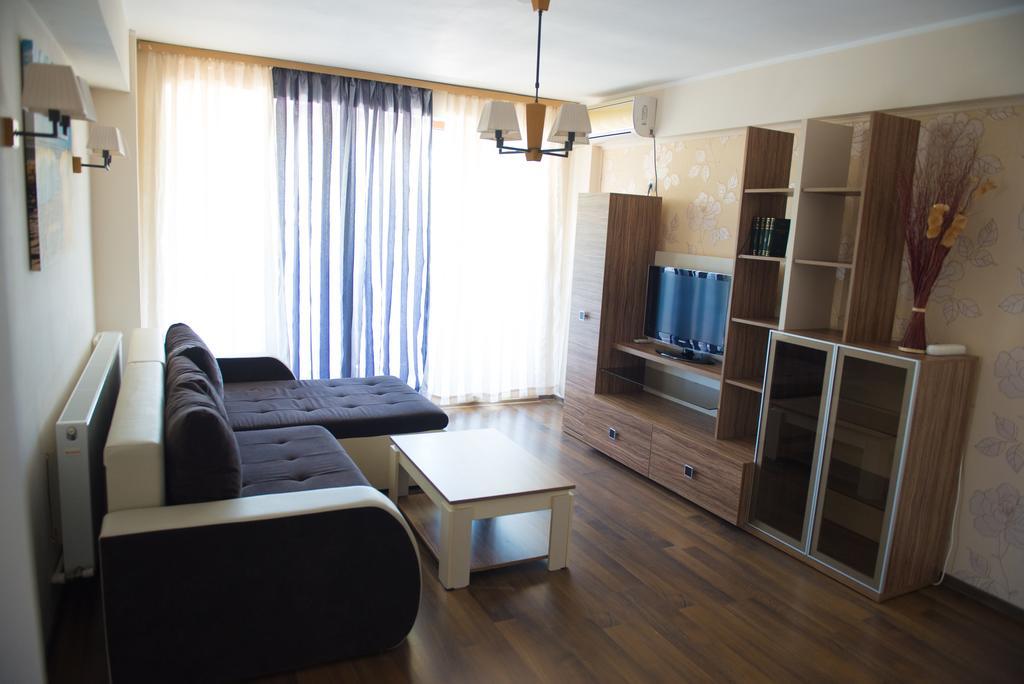 Arlequin Apartments Mamaia Exterior foto
