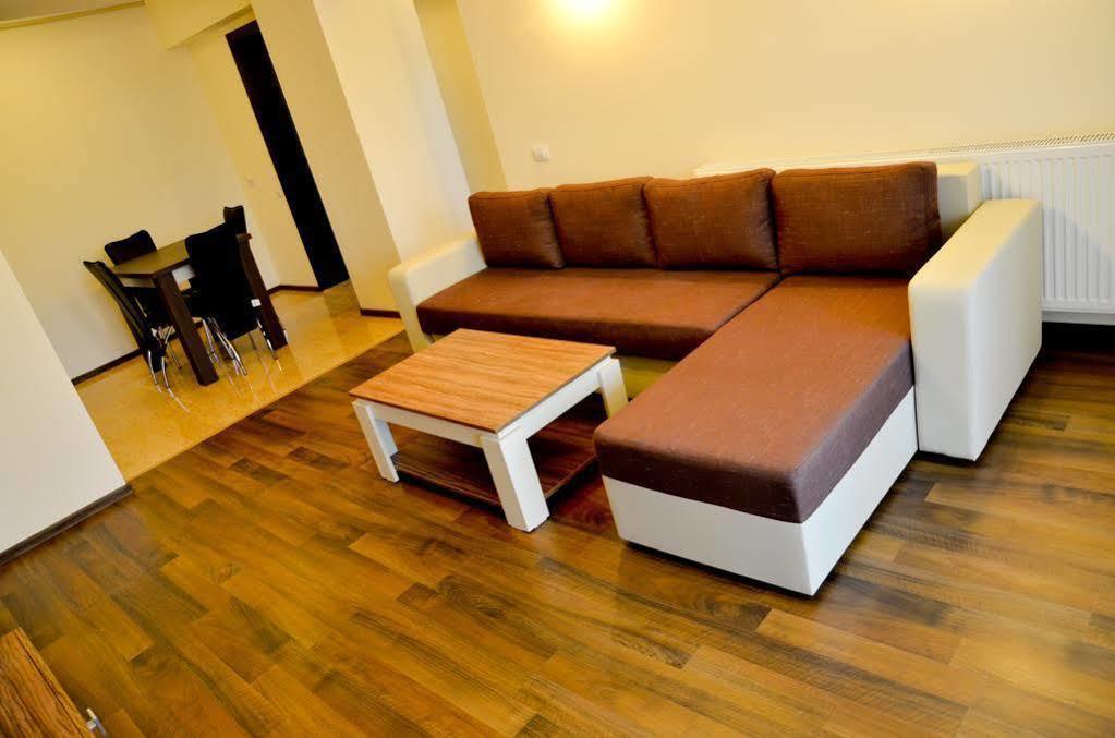 Arlequin Apartments Mamaia Exterior foto