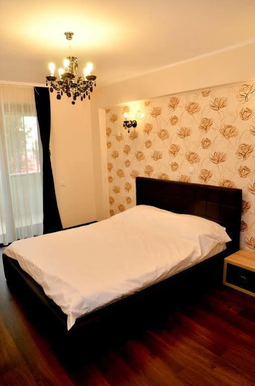 Arlequin Apartments Mamaia Exterior foto